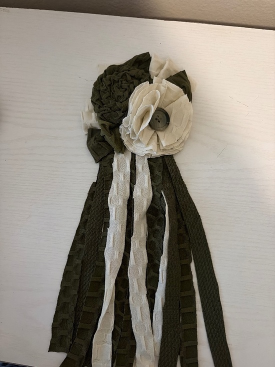 The Ivy Petal Co Accessories - Olive and Ivory Flower Pin.